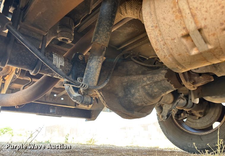 image for item EM5071 2006 Ford F350 Super Duty XL  utility bed pickup truck