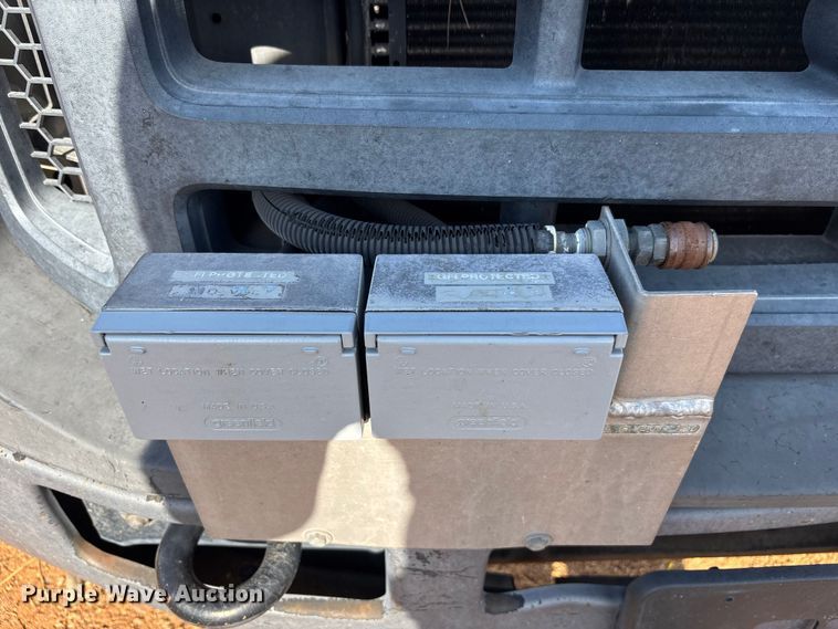 image for item EM5071 2006 Ford F350 Super Duty XL  utility bed pickup truck