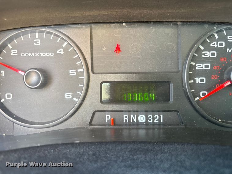 image for item EM5071 2006 Ford F350 Super Duty XL  utility bed pickup truck