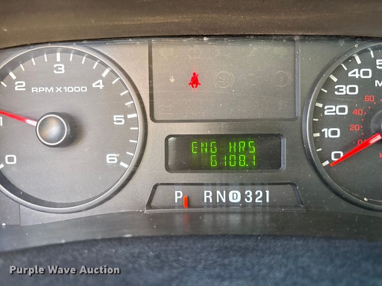 image for item EM5071 2006 Ford F350 Super Duty XL  utility bed pickup truck