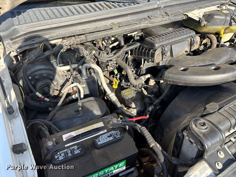 image for item EM5071 2006 Ford F350 Super Duty XL  utility bed pickup truck