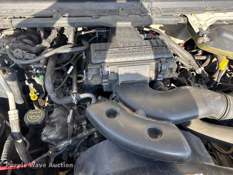 image for item EM5071 2006 Ford F350 Super Duty XL  utility bed pickup truck