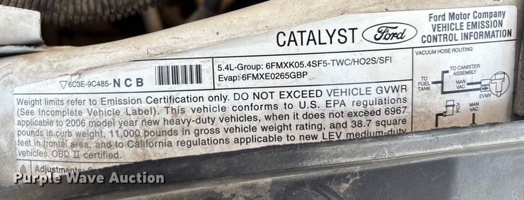 image for item EM5071 2006 Ford F350 Super Duty XL  utility bed pickup truck