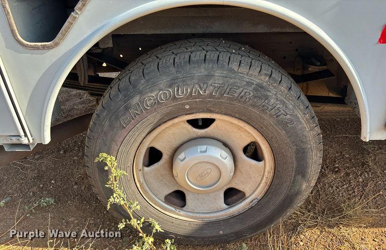 image for item EM5071 2006 Ford F350 Super Duty XL  utility bed pickup truck