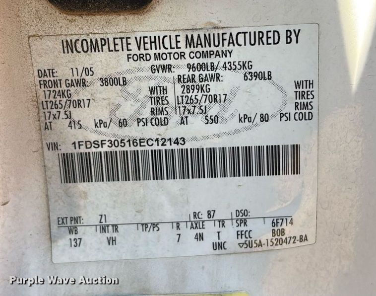 image for item EM5071 2006 Ford F350 Super Duty XL  utility bed pickup truck