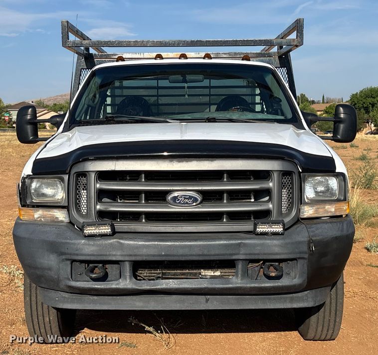 image for item EM5072 2002 Ford F450 Super Duty flatbed truck