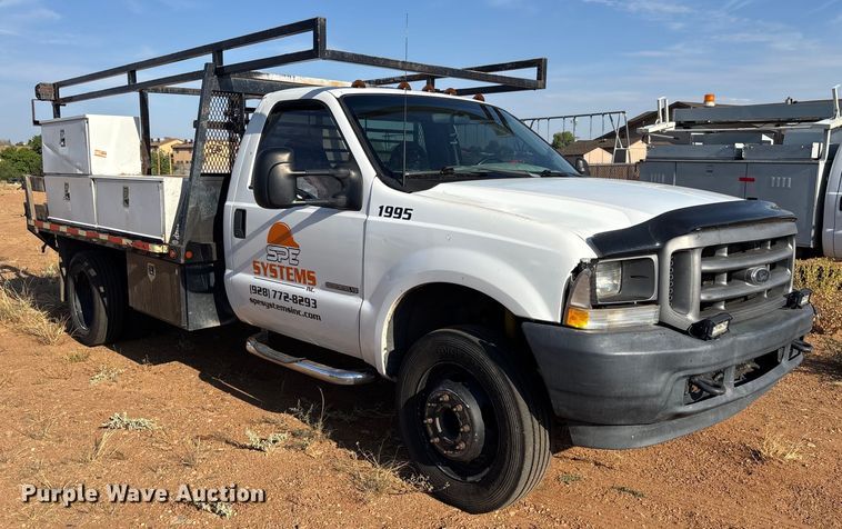 image for item EM5072 2002 Ford F450 Super Duty flatbed truck