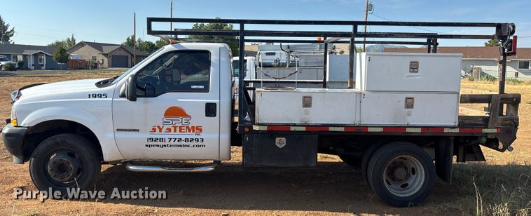 image for item EM5072 2002 Ford F450 Super Duty flatbed truck