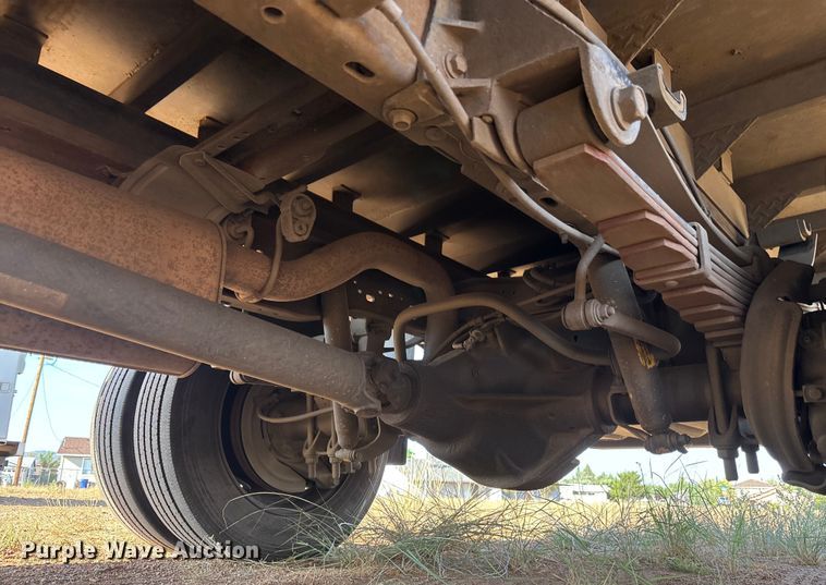 image for item EM5072 2002 Ford F450 Super Duty flatbed truck