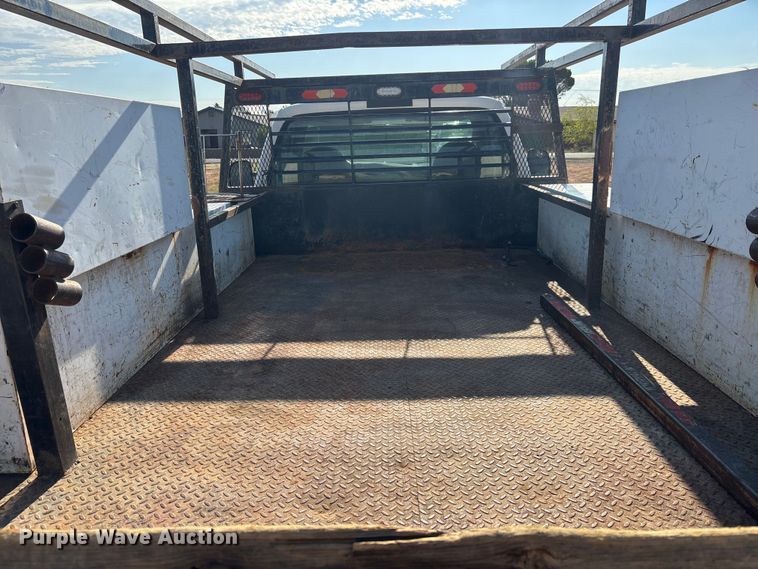 image for item EM5072 2002 Ford F450 Super Duty flatbed truck