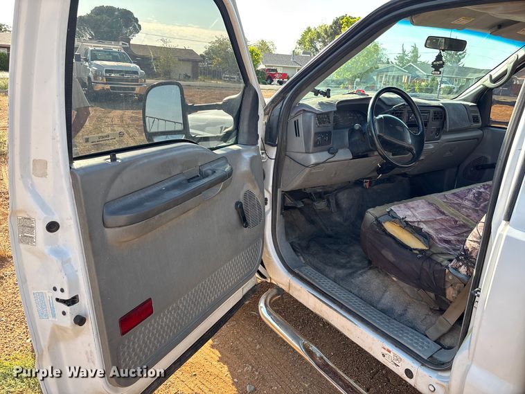 image for item EM5072 2002 Ford F450 Super Duty flatbed truck