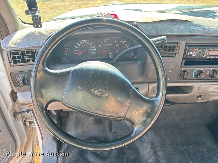 image for item EM5072 2002 Ford F450 Super Duty flatbed truck