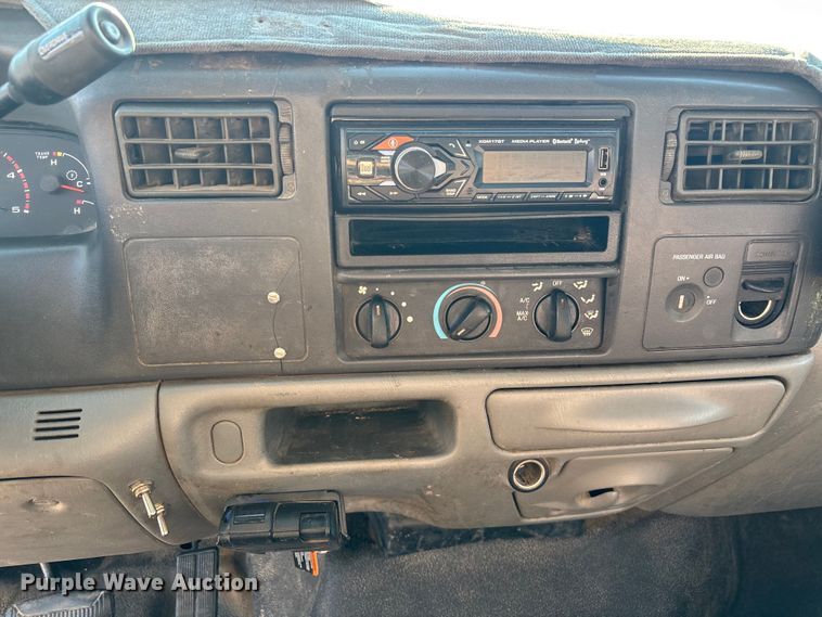 image for item EM5072 2002 Ford F450 Super Duty flatbed truck