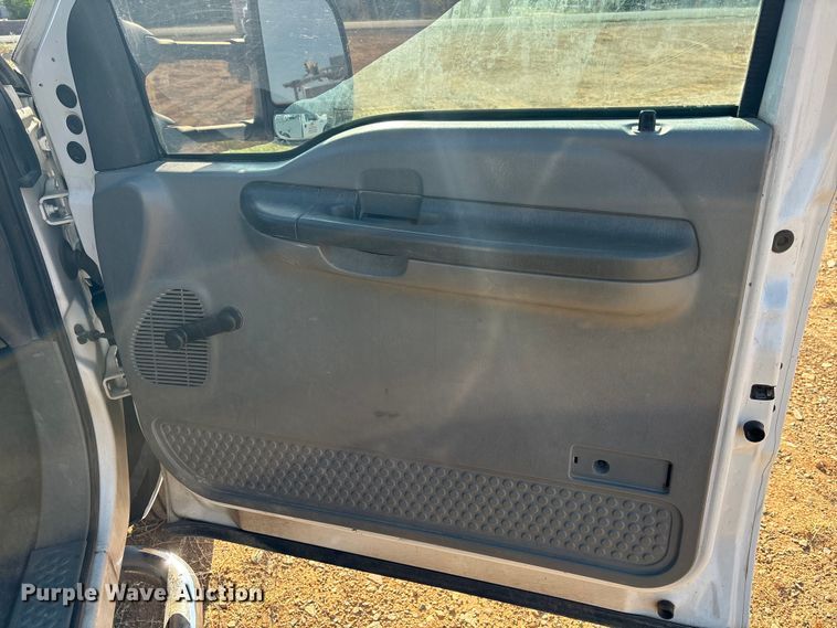 image for item EM5072 2002 Ford F450 Super Duty flatbed truck