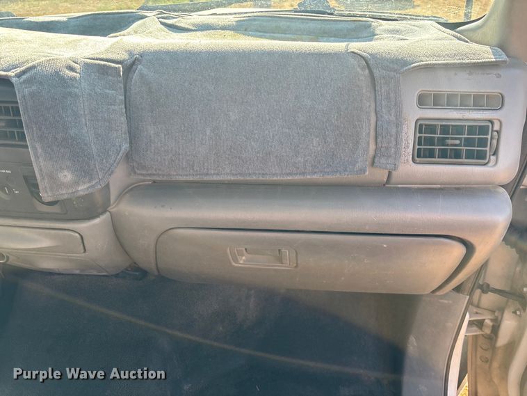 image for item EM5072 2002 Ford F450 Super Duty flatbed truck