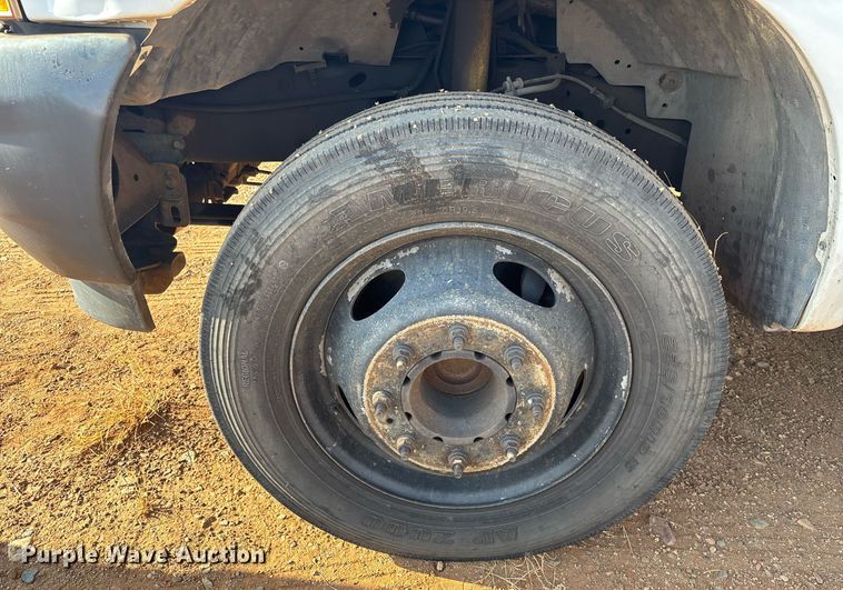 image for item EM5072 2002 Ford F450 Super Duty flatbed truck