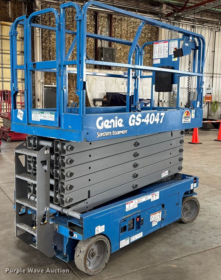 image for item EM5076 2017 Genie  GS-4047 scissor lift