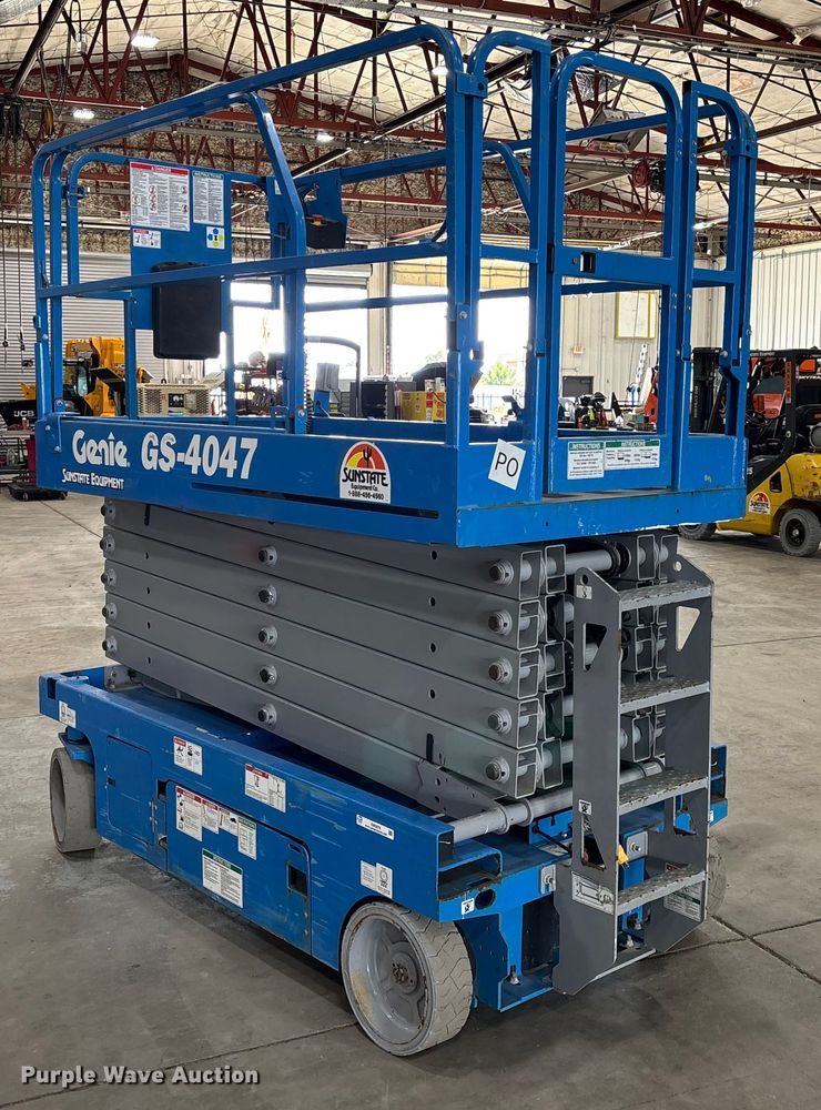 image for item EM5076 2017 Genie  GS-4047 scissor lift