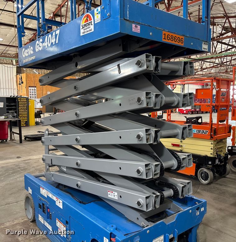 image for item EM5076 2017 Genie  GS-4047 scissor lift
