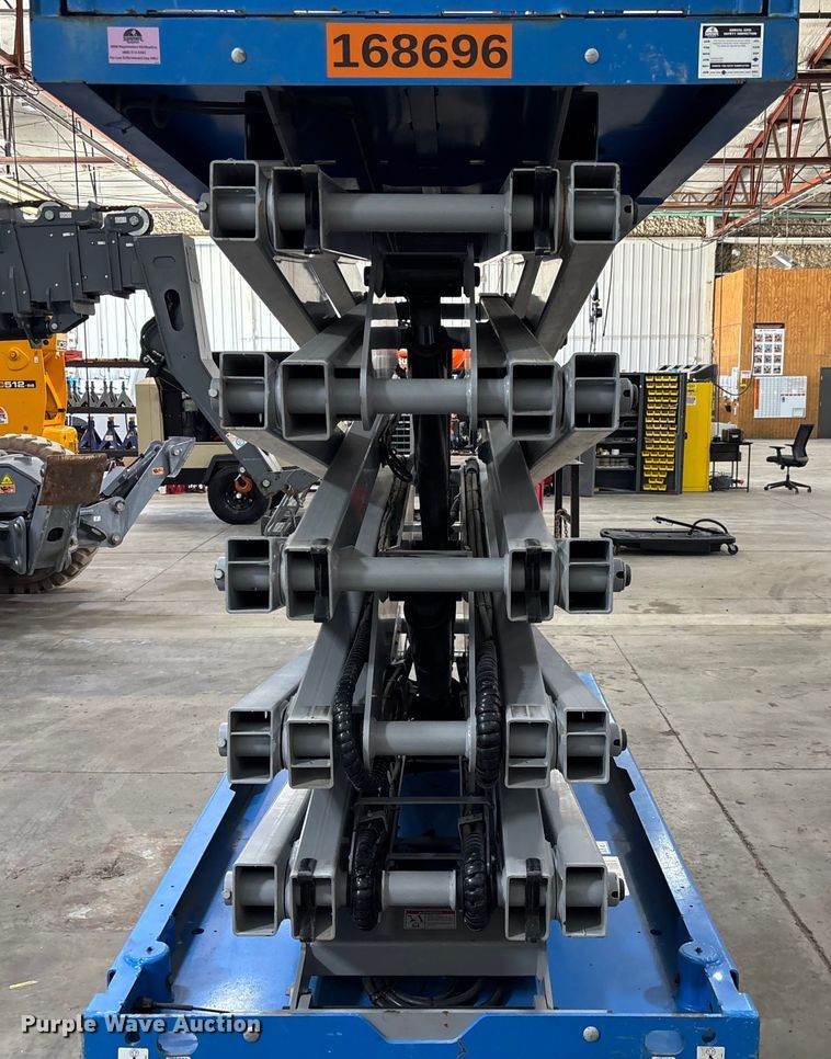 image for item EM5076 2017 Genie  GS-4047 scissor lift