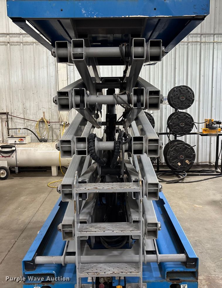 image for item EM5076 2017 Genie  GS-4047 scissor lift