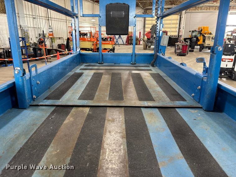 image for item EM5076 2017 Genie  GS-4047 scissor lift