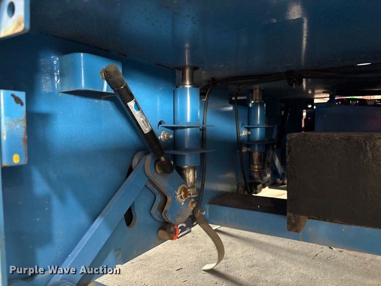 image for item EM5076 2017 Genie  GS-4047 scissor lift