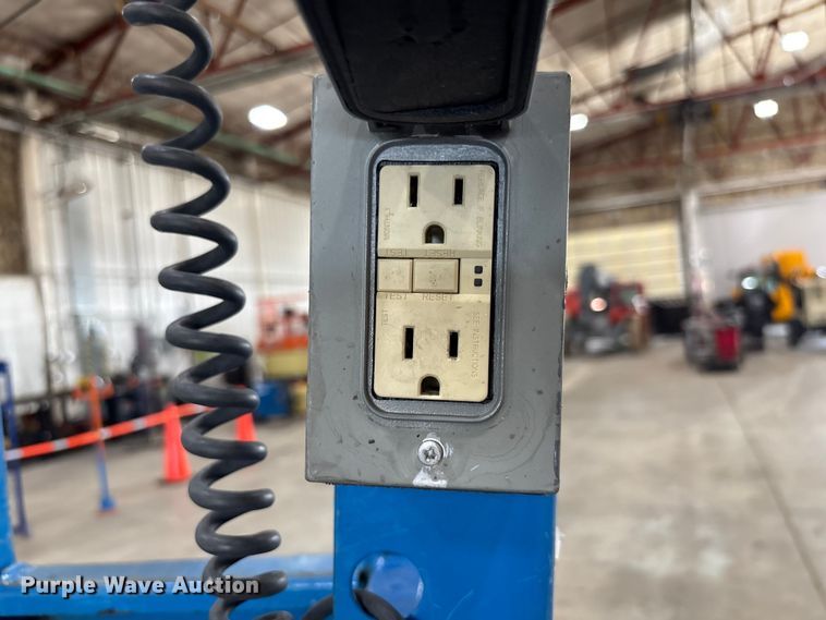 image for item EM5076 2017 Genie  GS-4047 scissor lift