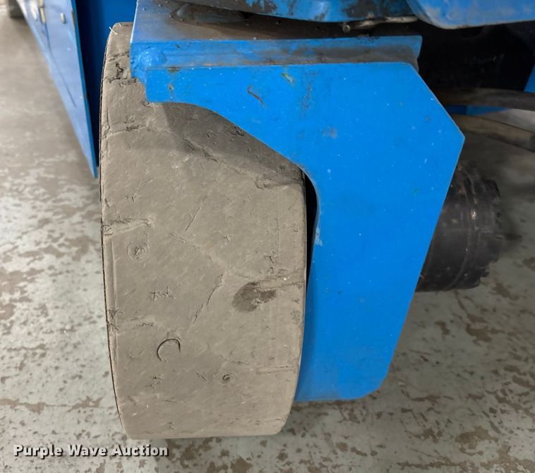 image for item EM5076 2017 Genie  GS-4047 scissor lift