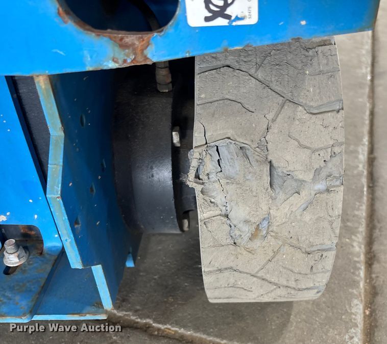 image for item EM5076 2017 Genie  GS-4047 scissor lift