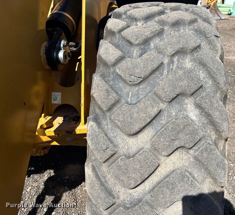 image for item EM5078 2021 Caterpillar 920 wheel loader
