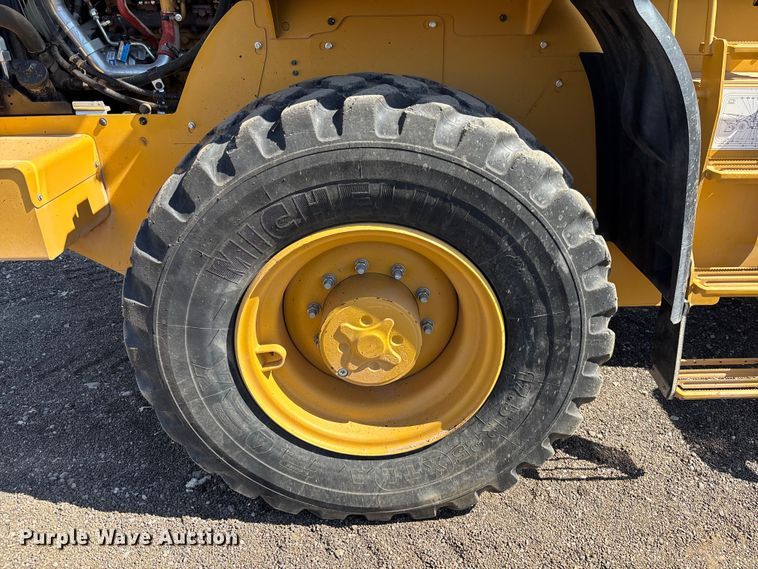 image for item EM5078 2021 Caterpillar 920 wheel loader