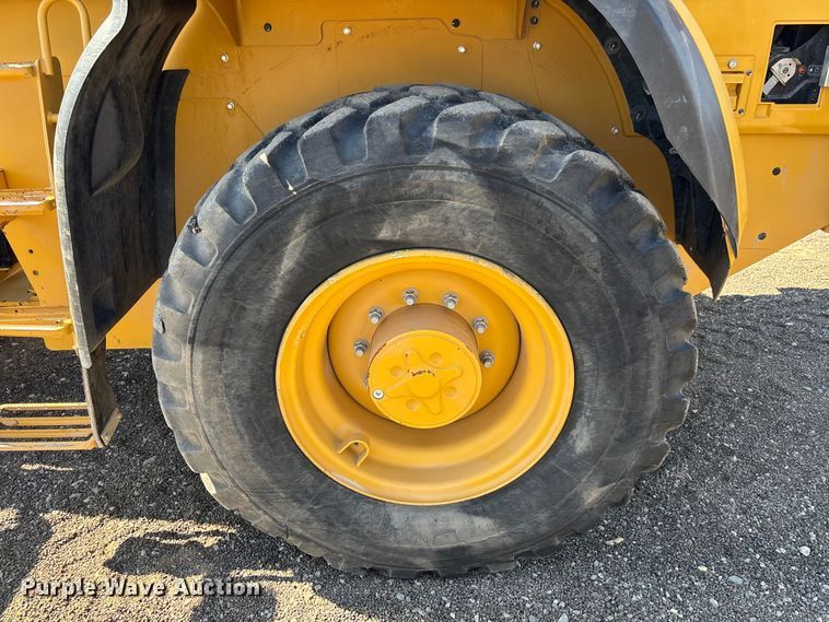 image for item EM5078 2021 Caterpillar 920 wheel loader