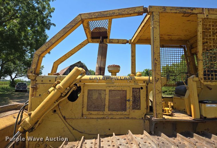 image for item EN2012 1969 Caterpillar D6C dozer