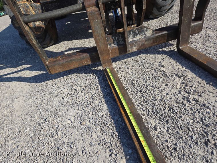 image for item EN2072 2007 JLG SkyTrak 10054 telehandler