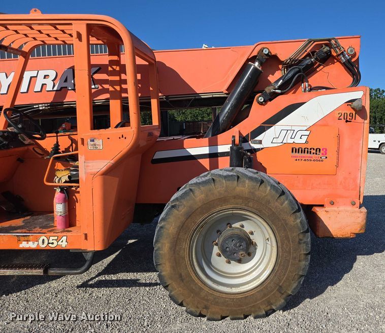 image for item EN2072 2007 JLG SkyTrak 10054 telehandler