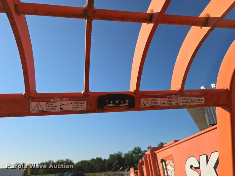 image for item EN2072 2007 JLG SkyTrak 10054 telehandler