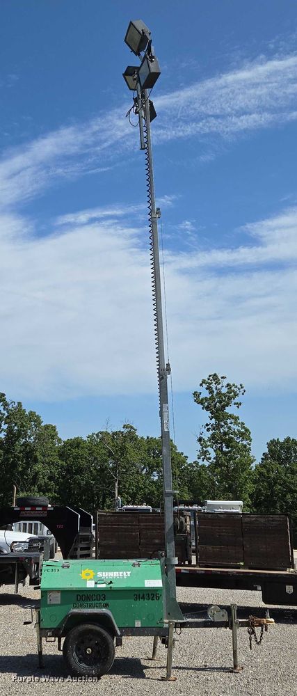 image for item EN2074 2010 Terex RL4000 light plant