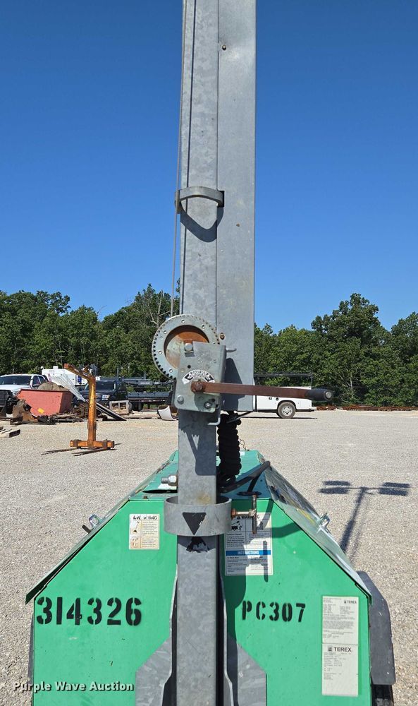 image for item EN2074 2010 Terex RL4000 light plant