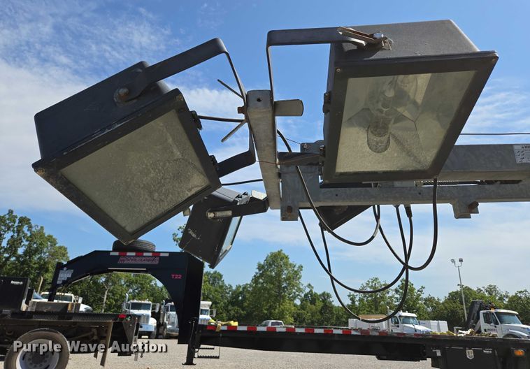 image for item EN2074 2010 Terex RL4000 light plant