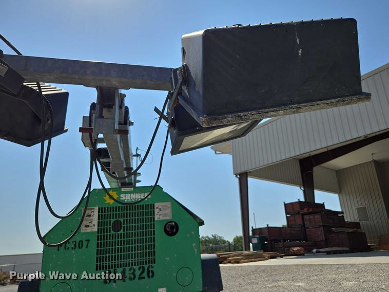 image for item EN2074 2010 Terex RL4000 light plant