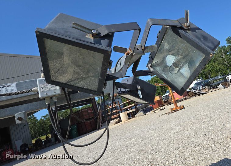 image for item EN2074 2010 Terex RL4000 light plant