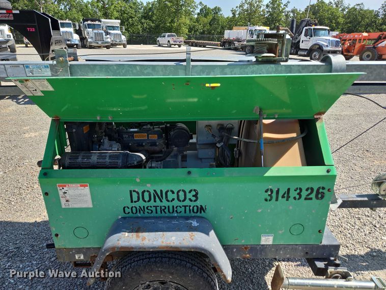 image for item EN2074 2010 Terex RL4000 light plant