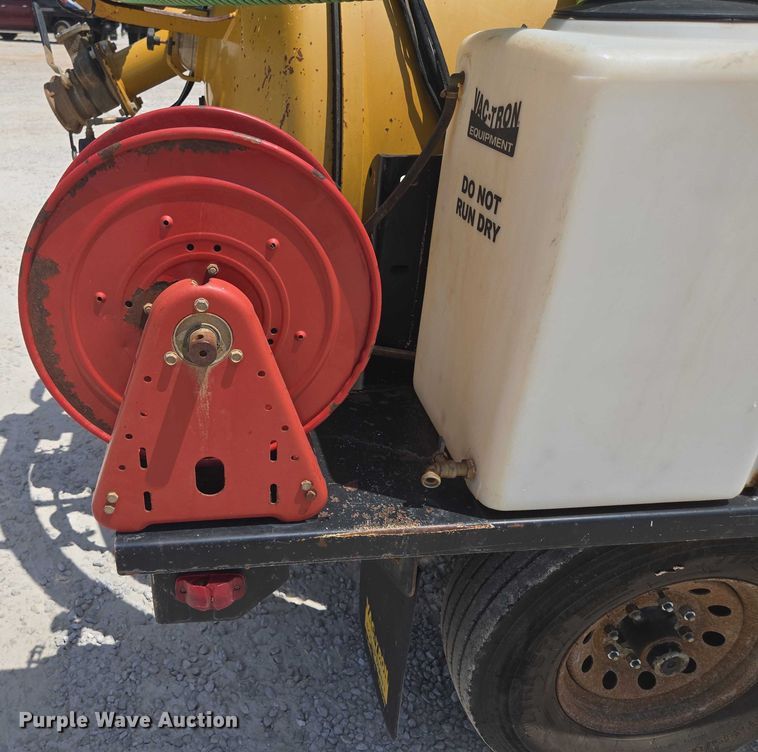 image for item EN2079 Vermeer Vac-Tron L P573XDT vacuum excavator