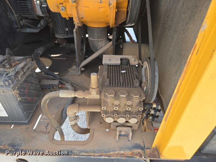 image for item EN2079 Vermeer Vac-Tron L P573XDT vacuum excavator