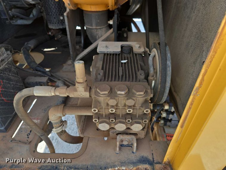 image for item EN2079 Vermeer Vac-Tron L P573XDT vacuum excavator