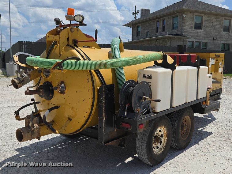 image for item EN2080 2015 Vermeer Vac-Tron LP833SGT vacuum excavator