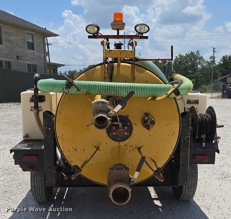 image for item EN2080 2015 Vermeer Vac-Tron LP833SGT vacuum excavator