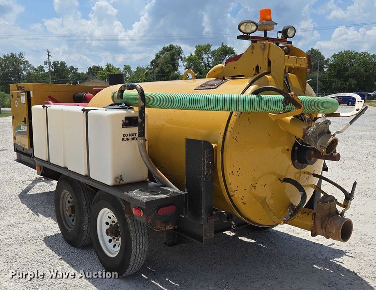 image for item EN2080 2015 Vermeer Vac-Tron LP833SGT vacuum excavator