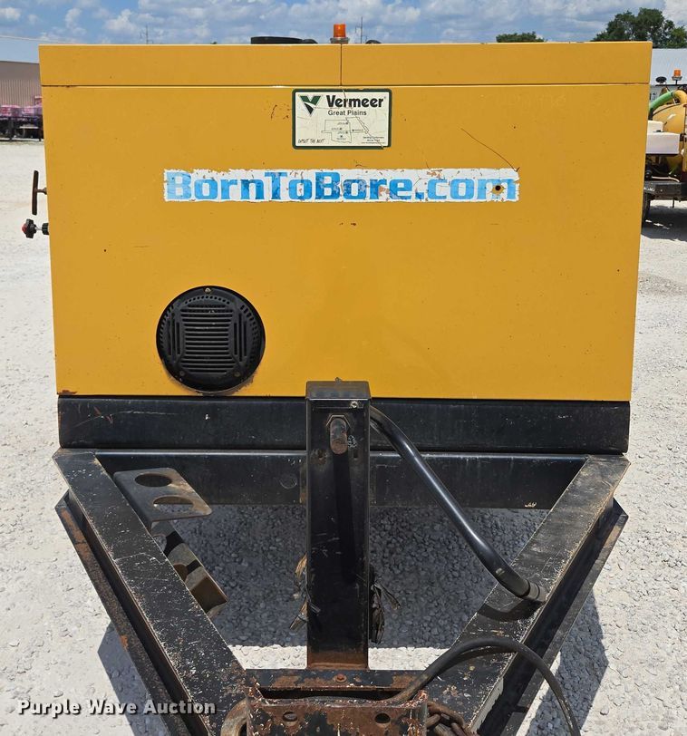 image for item EN2080 2015 Vermeer Vac-Tron LP833SGT vacuum excavator